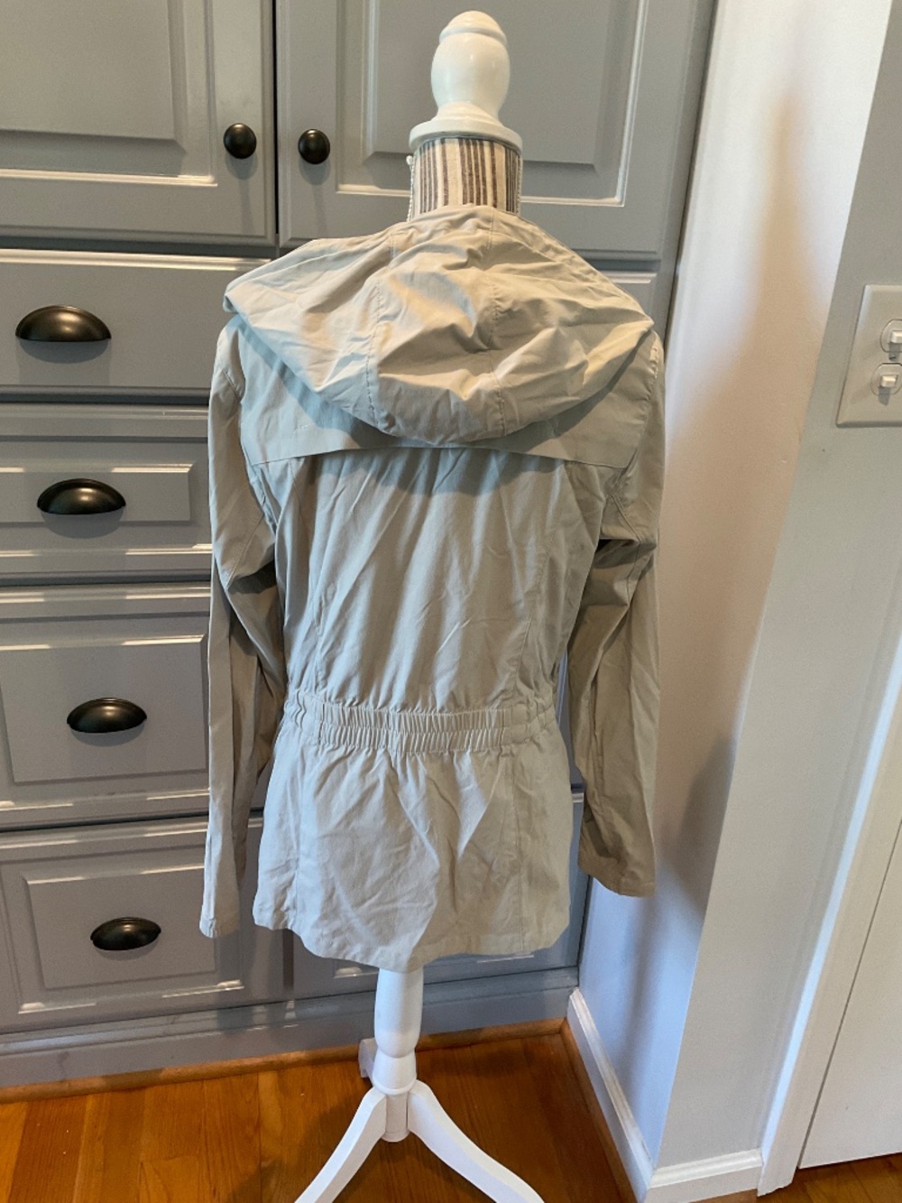 Eddie Bauer Gray Travex Travel Jacket, Size M - Picture 3 of 5